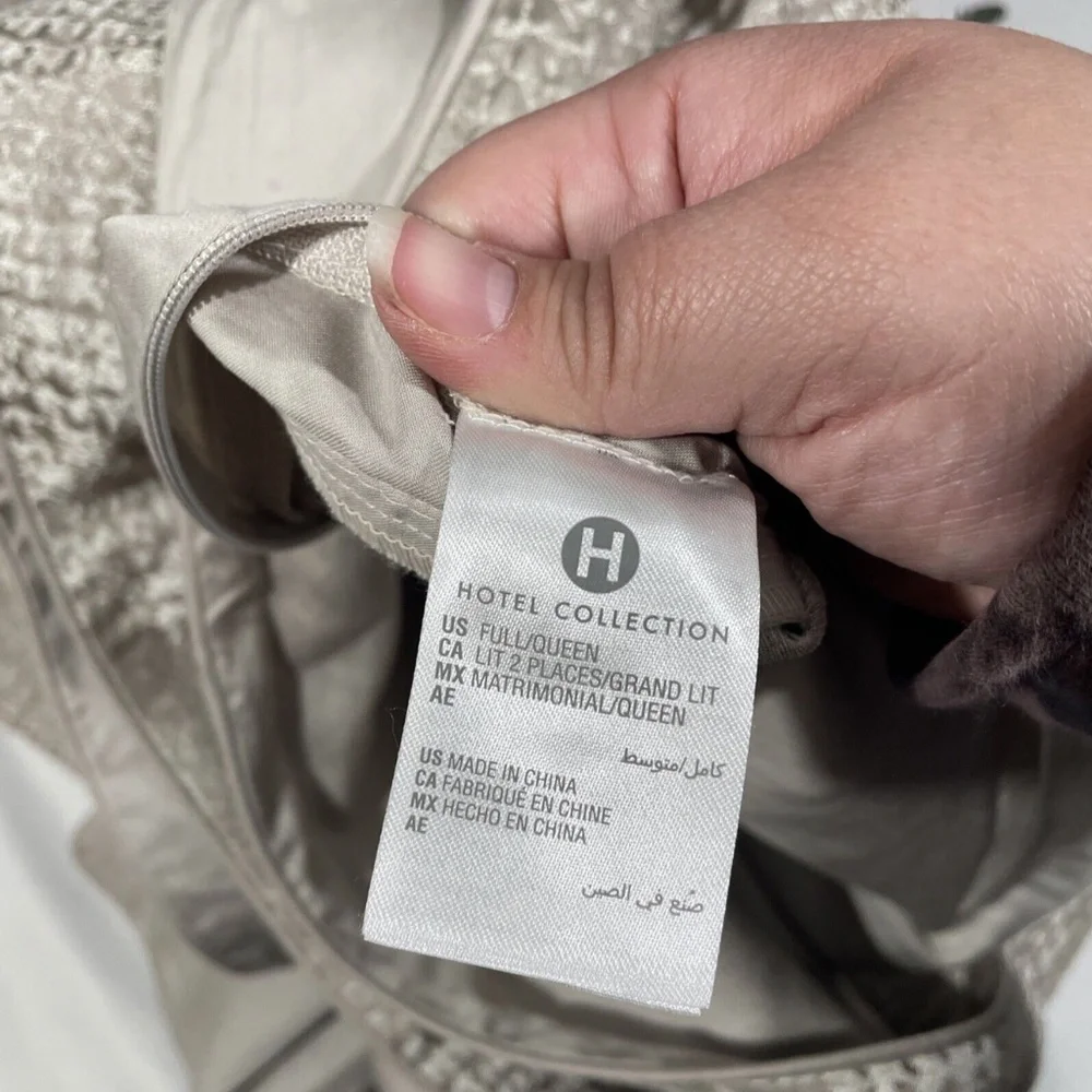 NWD $335 [ Full/ Queen‎ ] Duvet Cover for Hotel Collection Highlands